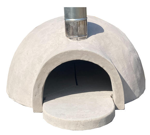 本格ドーム石窯（完成品）入口蓋を手前に倒してピザを入れます。